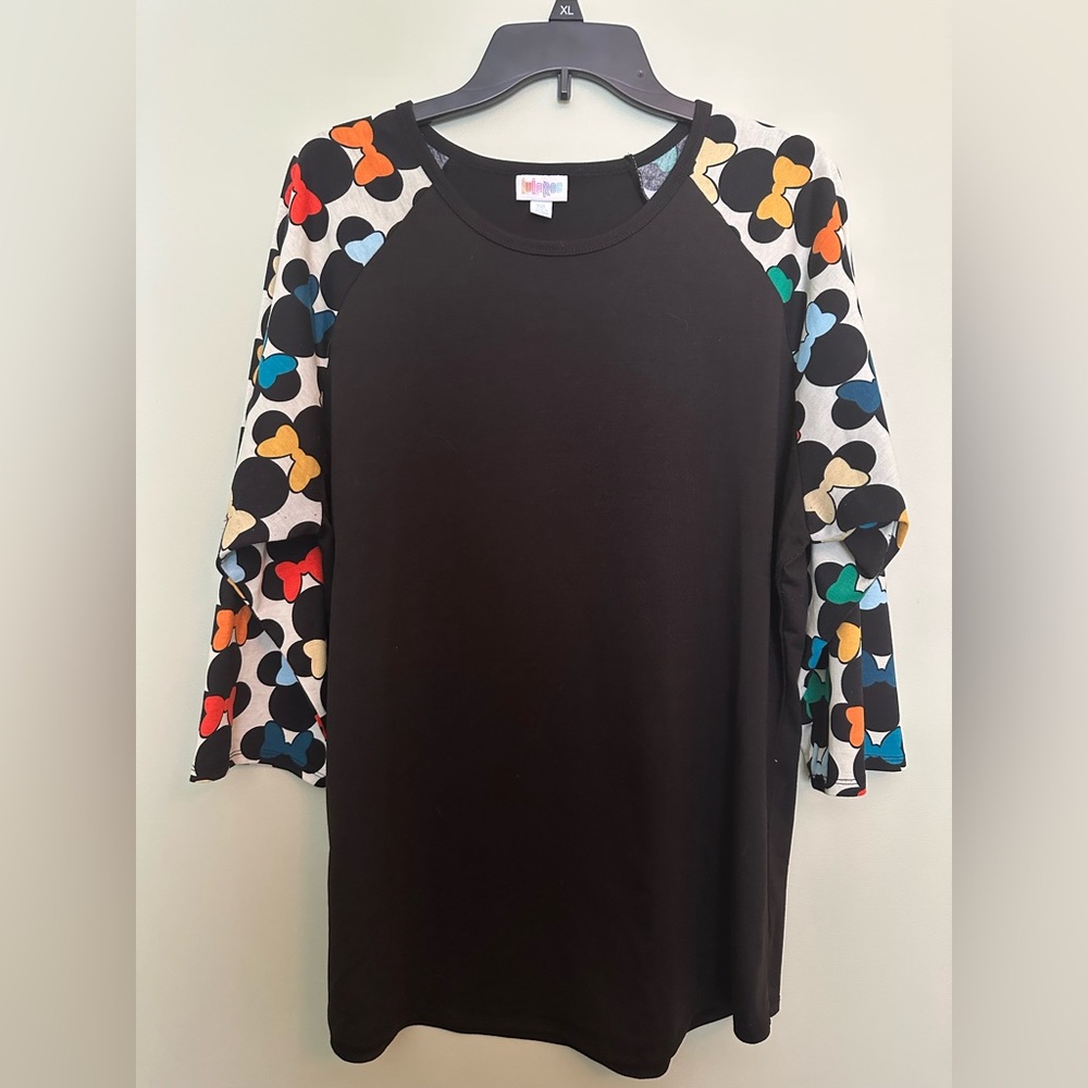 EUC LuLaRoe Disney’s Minnie Mouse Ragland top.